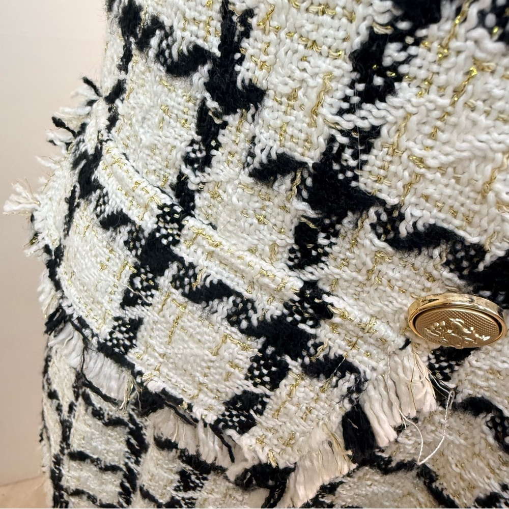 NEW Women’s Black & White Tweed Sleeveless Vest Jacket Gold Buttons Fringe Trim - Picture 11 of 16